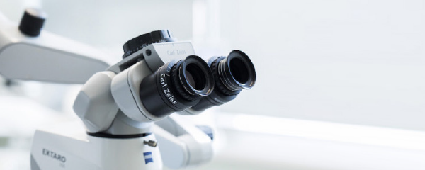 operačný mikroskop